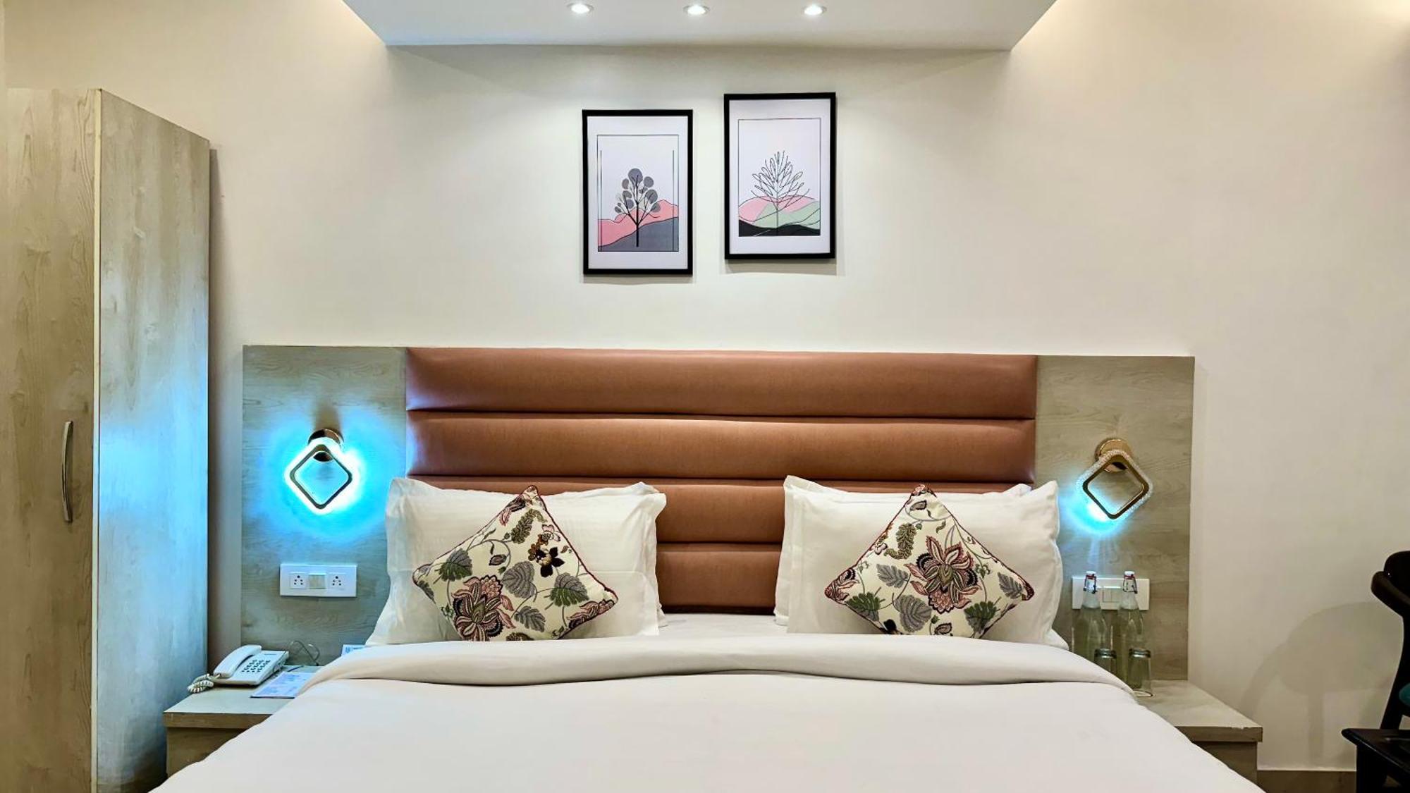 Hotel Pride Inn - 800 Mts From Mall Road 穆索里 外观 照片
