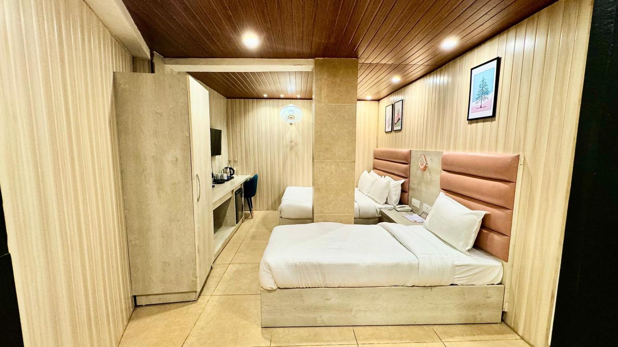 Hotel Pride Inn - 800 Mts From Mall Road 穆索里 外观 照片