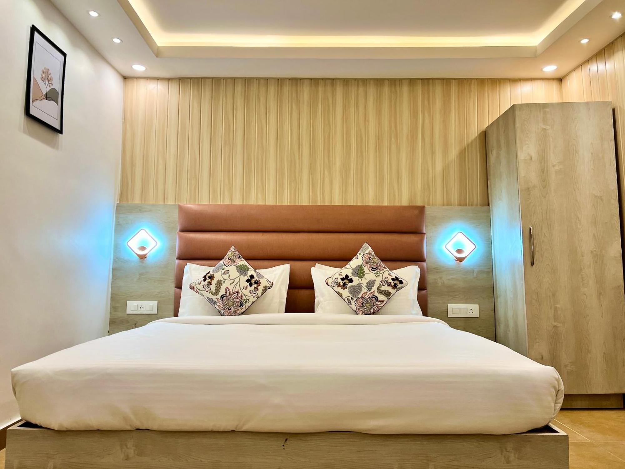 Hotel Pride Inn - 800 Mts From Mall Road 穆索里 外观 照片