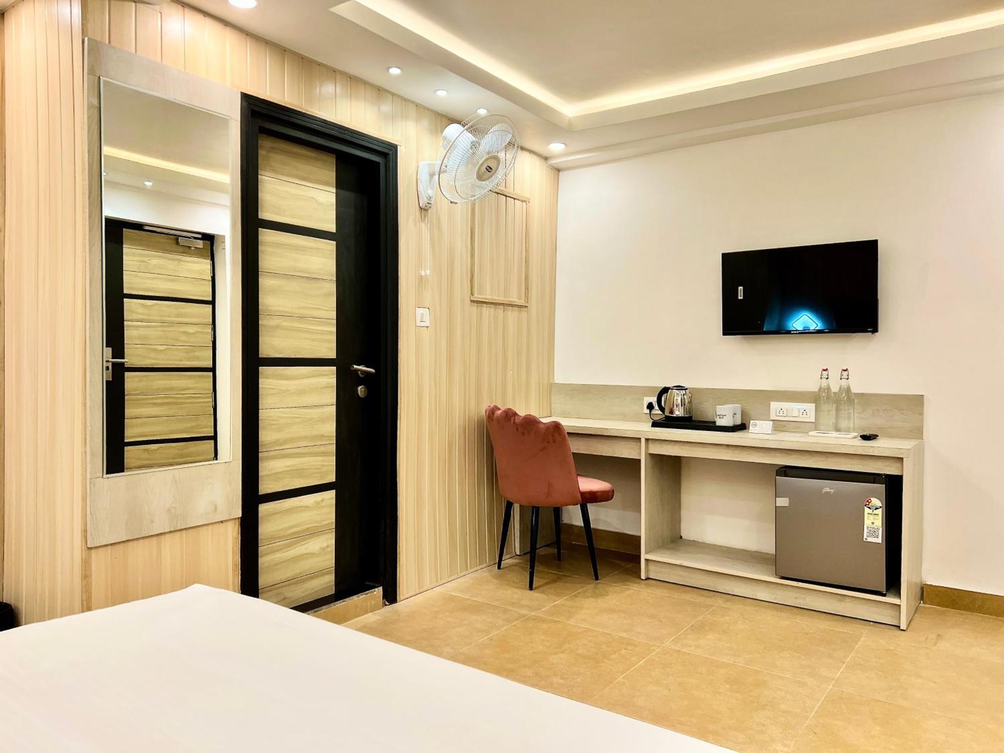 Hotel Pride Inn - 800 Mts From Mall Road 穆索里 外观 照片