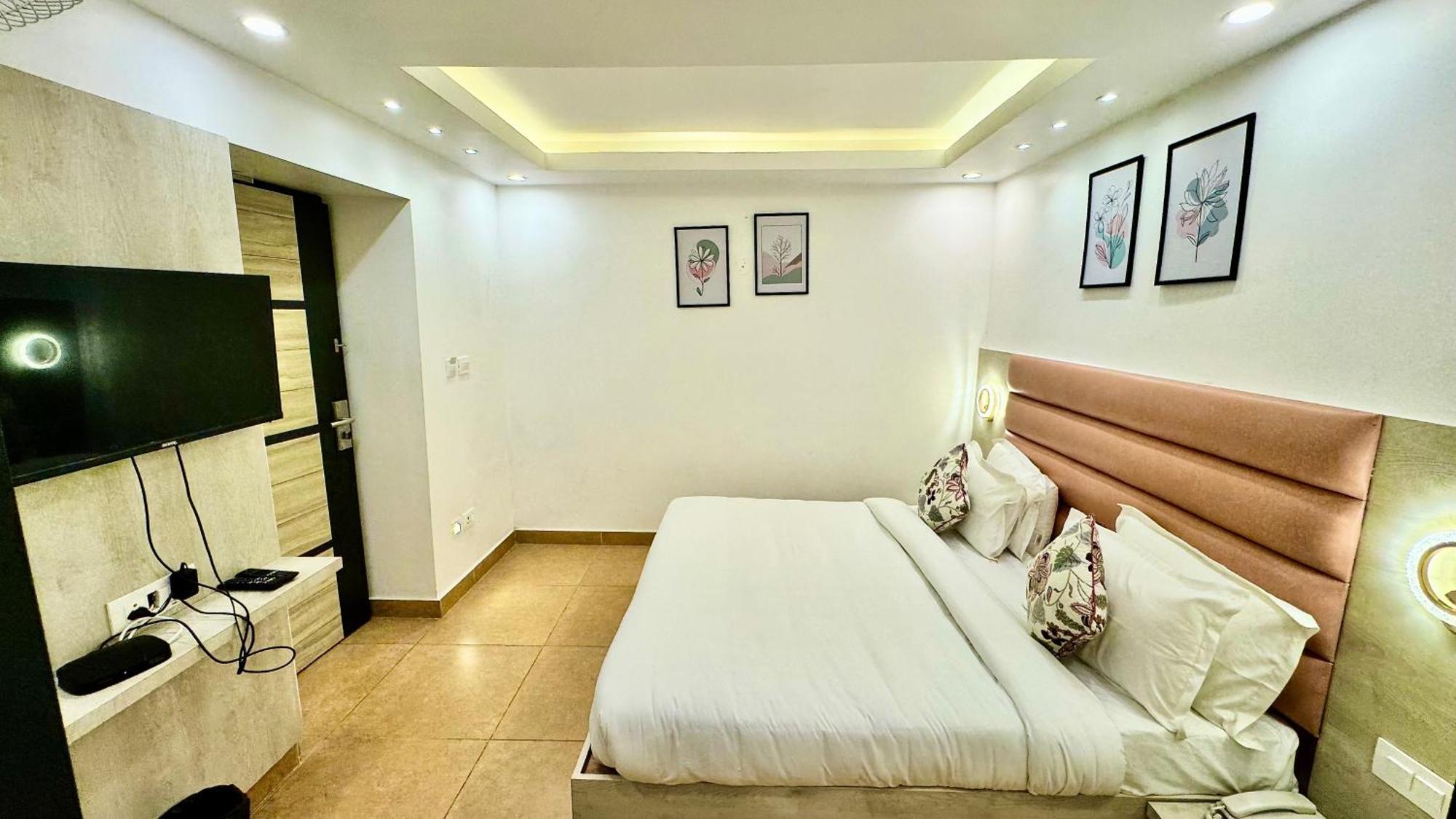 Hotel Pride Inn - 800 Mts From Mall Road 穆索里 外观 照片