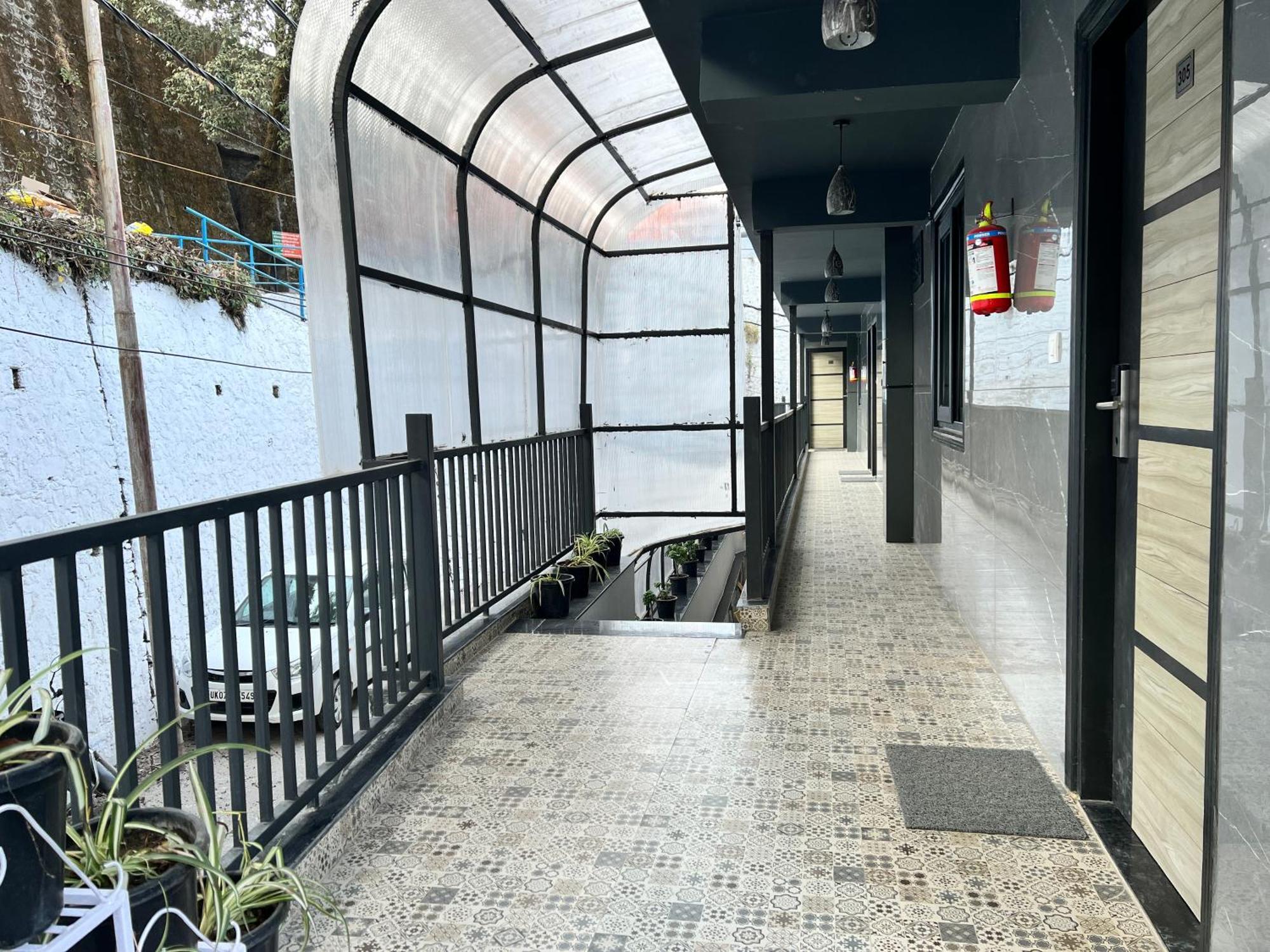 Hotel Pride Inn - 800 Mts From Mall Road 穆索里 外观 照片